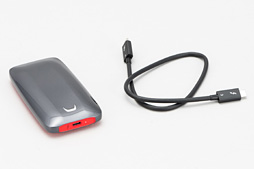 画像ギャラリー No.013のサムネイル画像 / Samsung「Portable SSD X5」を試す。Thunderbolt 3接続のSSDはノートPCを使うゲーマーのベストチョイスか?