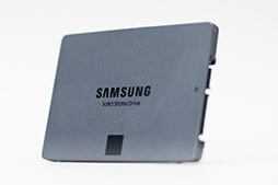 画像集 No.022のサムネイル画像 / Samsung初のQLC採用SSD「SSD 860 QVO」レビュー。性能低下と大容量を秤にかけたSATA接続SSDはゲーマーが選ぶに値するのか