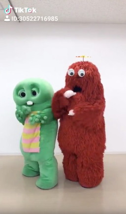 画像ギャラリー No.003のサムネイル画像 / 「プレカトゥスの天秤」スペシャルサポーターのガチャピン・ムックがTikTokに登場