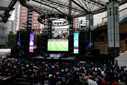 画像ギャラリー No.002のサムネイル画像 / 「ウイニングイレブン 2019」,e-Sports イノフェスCUP 決勝戦の模様をお届け。優勝したウイイレのプロ“Mayageka選手”にも話を聞いた