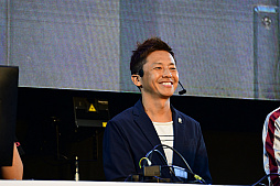 画像ギャラリー No.012のサムネイル画像 / 「ウイニングイレブン 2019」,e-Sports イノフェスCUP 決勝戦の模様をお届け。優勝したウイイレのプロ“Mayageka選手”にも話を聞いた