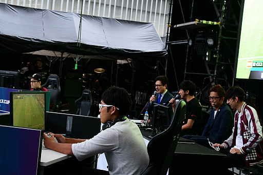 画像ギャラリー No.016のサムネイル画像 / 「ウイニングイレブン 2019」,e-Sports イノフェスCUP 決勝戦の模様をお届け。優勝したウイイレのプロ“Mayageka選手”にも話を聞いた