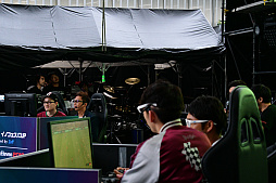 画像ギャラリー No.020のサムネイル画像 / 「ウイニングイレブン 2019」,e-Sports イノフェスCUP 決勝戦の模様をお届け。優勝したウイイレのプロ“Mayageka選手”にも話を聞いた