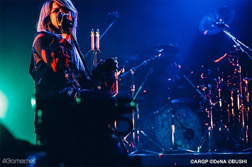 画像ギャラリー No.004のサムネイル画像 / それは幻想の一夜ーー「Fantôme Iris 1st LIVE -C'est la vie!-」ライブレポート。眷属たちの目に映る,銀の百合咲き乱れし王国