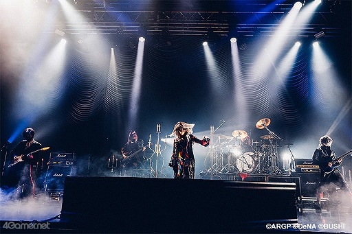 画像ギャラリー No.005のサムネイル画像 / それは幻想の一夜ーー「Fantôme Iris 1st LIVE -C'est la vie!-」ライブレポート。眷属たちの目に映る,銀の百合咲き乱れし王国