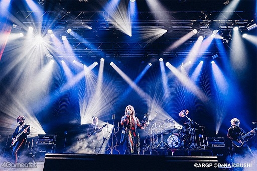 画像ギャラリー No.010のサムネイル画像 / それは幻想の一夜ーー「Fantôme Iris 1st LIVE -C'est la vie!-」ライブレポート。眷属たちの目に映る,銀の百合咲き乱れし王国