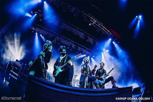 画像ギャラリー No.013のサムネイル画像 / それは幻想の一夜ーー「Fantôme Iris 1st LIVE -C'est la vie!-」ライブレポート。眷属たちの目に映る,銀の百合咲き乱れし王国