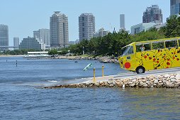 画像ギャラリー No.006のサムネイル画像 / 「ピカチュウ大量発生チュウ!」に先駆けて,「ピカチュウ」ラッピングの水陸両用バスが7月21日から運行。試乗会の模様をレポート