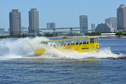 画像ギャラリー No.009のサムネイル画像 / 「ピカチュウ大量発生チュウ!」に先駆けて,「ピカチュウ」ラッピングの水陸両用バスが7月21日から運行。試乗会の模様をレポート