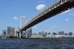 画像ギャラリー No.011のサムネイル画像 / 「ピカチュウ大量発生チュウ!」に先駆けて,「ピカチュウ」ラッピングの水陸両用バスが7月21日から運行。試乗会の模様をレポート