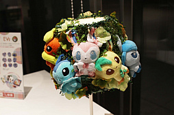 画像ギャラリー No.004のサムネイル画像 / イーブイとその進化形ポケモンをフィーチャーした「EVs+cafe」が期間限定でオープン。杉森 建氏のアートボードや,イーブイモチーフのアート作品を間近で楽しもう