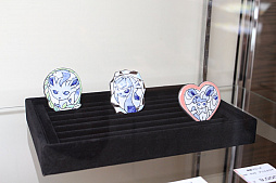 画像ギャラリー No.026のサムネイル画像 / イーブイとその進化形ポケモンをフィーチャーした「EVs+cafe」が期間限定でオープン。杉森 建氏のアートボードや,イーブイモチーフのアート作品を間近で楽しもう