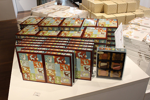 画像ギャラリー No.027のサムネイル画像 / イーブイとその進化形ポケモンをフィーチャーした「EVs+cafe」が期間限定でオープン。杉森 建氏のアートボードや,イーブイモチーフのアート作品を間近で楽しもう