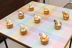 画像ギャラリー No.030のサムネイル画像 / イーブイとその進化形ポケモンをフィーチャーした「EVs+cafe」が期間限定でオープン。杉森 建氏のアートボードや,イーブイモチーフのアート作品を間近で楽しもう