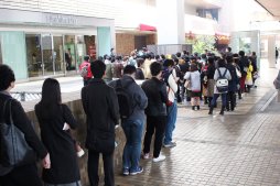 画像ギャラリー No.002のサムネイル画像 / 「ポケットモンスター Let's Go! ピカチュウ・Let's Go! イーブイ」発売記念イベントレポート。151人+αのポケモンファンが,開発陣とともに発売をお祝い