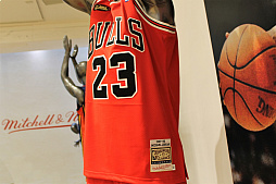 Nba 2k19 にも登場するスポーツファッションブランド Mitchell Ness が日本上陸