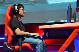 画像ギャラリー No.021のサムネイル画像 / 「DEAD OR ALIVE 6 Fatal Match in Japan」フォトレポート。オンラインで研鑽を積んだニューヒーロー,シマズ選手が優勝を飾る