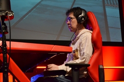 画像ギャラリー No.022のサムネイル画像 / 「DEAD OR ALIVE 6 Fatal Match in Japan」フォトレポート。オンラインで研鑽を積んだニューヒーロー,シマズ選手が優勝を飾る