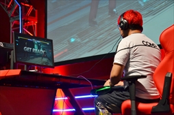 画像ギャラリー No.025のサムネイル画像 / 「DEAD OR ALIVE 6 Fatal Match in Japan」フォトレポート。オンラインで研鑽を積んだニューヒーロー,シマズ選手が優勝を飾る