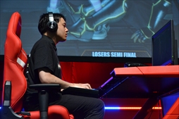 画像ギャラリー No.030のサムネイル画像 / 「DEAD OR ALIVE 6 Fatal Match in Japan」フォトレポート。オンラインで研鑽を積んだニューヒーロー,シマズ選手が優勝を飾る