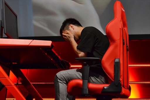 画像ギャラリー No.045のサムネイル画像 / 「DEAD OR ALIVE 6 Fatal Match in Japan」フォトレポート。オンラインで研鑽を積んだニューヒーロー,シマズ選手が優勝を飾る