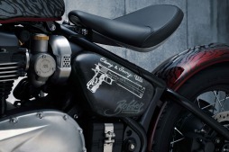 画像ギャラリー No.003のサムネイル画像 / 「デビル メイ クライ 5」,トライアンフとのコラボバイクが当たるキャンペーン開催