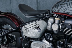 画像ギャラリー No.004のサムネイル画像 / 「デビル メイ クライ 5」,トライアンフとのコラボバイクが当たるキャンペーン開催