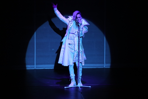 画像ギャラリー No.007のサムネイル画像 / いよいよ開幕,「DEVIL MAY CRY -THE LIVE HACKER-」ゲネプロをレポート。ライブ演奏を演出に取り入れ,スタイリッシュな世界観を再現