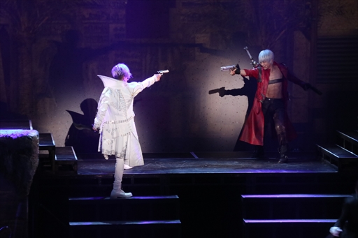 画像ギャラリー No.014のサムネイル画像 / いよいよ開幕,「DEVIL MAY CRY -THE LIVE HACKER-」ゲネプロをレポート。ライブ演奏を演出に取り入れ,スタイリッシュな世界観を再現