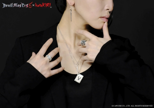 画像ギャラリー No.002のサムネイル画像 / 「デビル メイ クライ 5」とブランド「haraKIRI」のコラボ第2弾,Vとバージルをモチーフにしたアクセサリが登場。予約受付開始