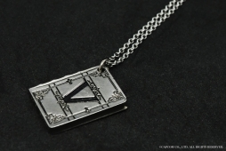 画像ギャラリー No.009のサムネイル画像 / 「デビル メイ クライ 5」とブランド「haraKIRI」のコラボ第2弾,Vとバージルをモチーフにしたアクセサリが登場。予約受付開始