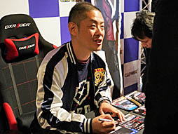 画像ギャラリー No.003のサムネイル画像 / 多くのファンが駆けつけた「バイオハザード RE:2」発売記念イベント開催。神田プロデューサーへの合同インタビューも合わせてお届け