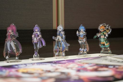 画像ギャラリー No.007のサムネイル画像 / 「グランドチェイス -次元の追跡者-」のオフラインイベント「レッドナイツ発足式」をレポート。ロードマップやコラボ情報も明らかに