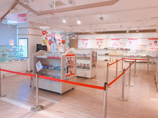 画像ギャラリー No.008のサムネイル画像 / 「少女☆歌劇 レヴュースタァライト」の期間限定ストアが渋谷マルイにオープン