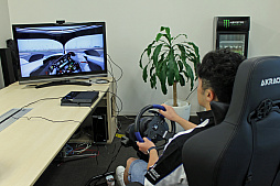 ꡼ No.005 | F1 2018ס֥졼󥰥ɥ饤СѤΤäƤ館ƴ򤷤פȸä졼󥰥ɥ饤СȵɤΥ󥿥ӥ塼Ϥ