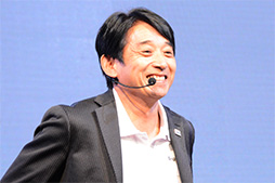 ꡼ No.002Υͥ / TGS 2018ϸF1졼һˤF1 2018θ¶ץ쥤Ԥ줿Samsung SDD֡Υ٥ȥݡ