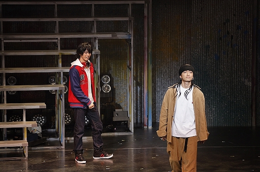 画像ギャラリー No.007のサムネイル画像 / 目に,耳に「ヒプマイ」世界が殴りかかってくる。「『ヒプノシスマイク-Division Rap Battle-』Rule the Stage -track.1-」ゲネプロレポート