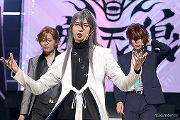 ���������꡼ No.011�Υ���ͥ������ / 4�ǥ��ӥ���󤬥Х��Х�������¼�������������2��14���ˤ˹Ԥ�줿�֥ҥץ��ơ����������ͤ��ݡ���