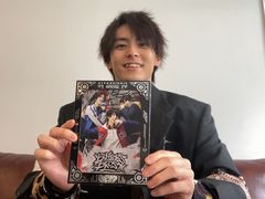 ����֥ҥץޥ��ס���Battle of Pride�ɤ�BD��DVD���������㥱�åȤ���� ޫ���󤬾Ҳ𤹤�ư�褬����