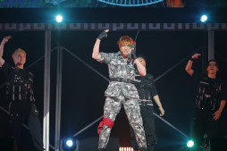 画像ギャラリー No.005のサムネイル画像 / 「ヒプノシスマイク」,舞台“Rep LIVE side M.T.C”が開幕。キャストコメントと舞台写真が公開に