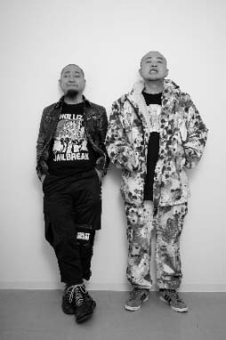 画像ギャラリー No.008のサムネイル画像 / 「ヒプノシスマイク」,JR新宿駅に国内最大規模大型サイネージに5周年映像が登場