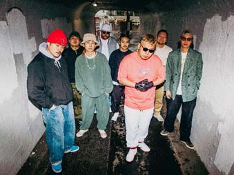 画像ギャラリー No.013のサムネイル画像 / 「ヒプノシスマイク」,JR新宿駅に国内最大規模大型サイネージに5周年映像が登場