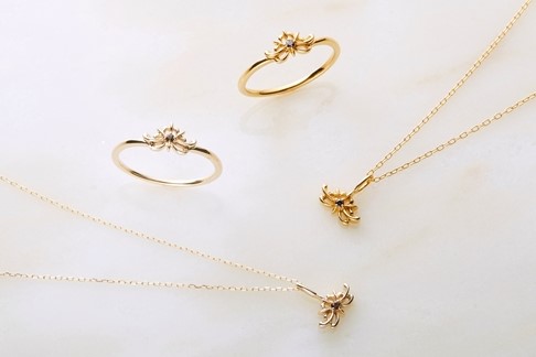 画像ギャラリー No.001のサムネイル画像 / 「囚われのパルマ Refrain」,リコリスをモチーフにしたジュエリーの予約受付が8月8日17:00に開始