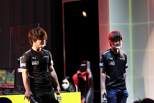 画像ギャラリー No.011のサムネイル画像 / 「ぷよぷよチャンピオンシップ SEASON5 STAGE2 決勝トーナメント」レポート。2年半ぶりの有観客開催,プロ大会を制したのはともくん選手