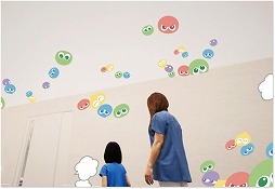 画像ギャラリー No.005のサムネイル画像 / 「ソニック」や「ぷよぷよ」を活用して,病院内をこどもたちにやさしい空間にリニューアル