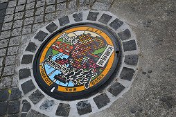 画像ギャラリー No.033のサムネイル画像 / 「ロマンシング佐賀2021」は“SAGA風呂”で温泉旅行だ! 3つの温泉地で立派なコラボモニュメントやドット絵マンホールを巡ろう