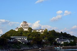 画像ギャラリー No.030のサムネイル画像 / ロマ佐賀列車に乗って冒険の旅に出よう。ラッピング列車や唐津市・佐賀市でのマンホール巡りが楽しめる「ロマンシング佐賀2022」現地レポート