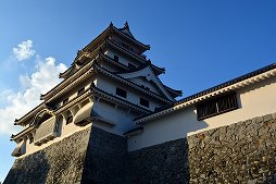 画像ギャラリー No.031のサムネイル画像 / ロマ佐賀列車に乗って冒険の旅に出よう。ラッピング列車や唐津市・佐賀市でのマンホール巡りが楽しめる「ロマンシング佐賀2022」現地レポート