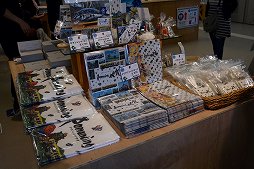 画像ギャラリー No.036のサムネイル画像 / ロマ佐賀列車に乗って冒険の旅に出よう。ラッピング列車や唐津市・佐賀市でのマンホール巡りが楽しめる「ロマンシング佐賀2022」現地レポート