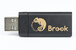 画像集 No.040のサムネイル画像 / 【PR】Brook初のヘッドセット「Brookワイヤレスヘッドセット」は，低遅延ワイヤレスとPCやPS5/4，Switch対応が魅力のお買い得アイテムだ